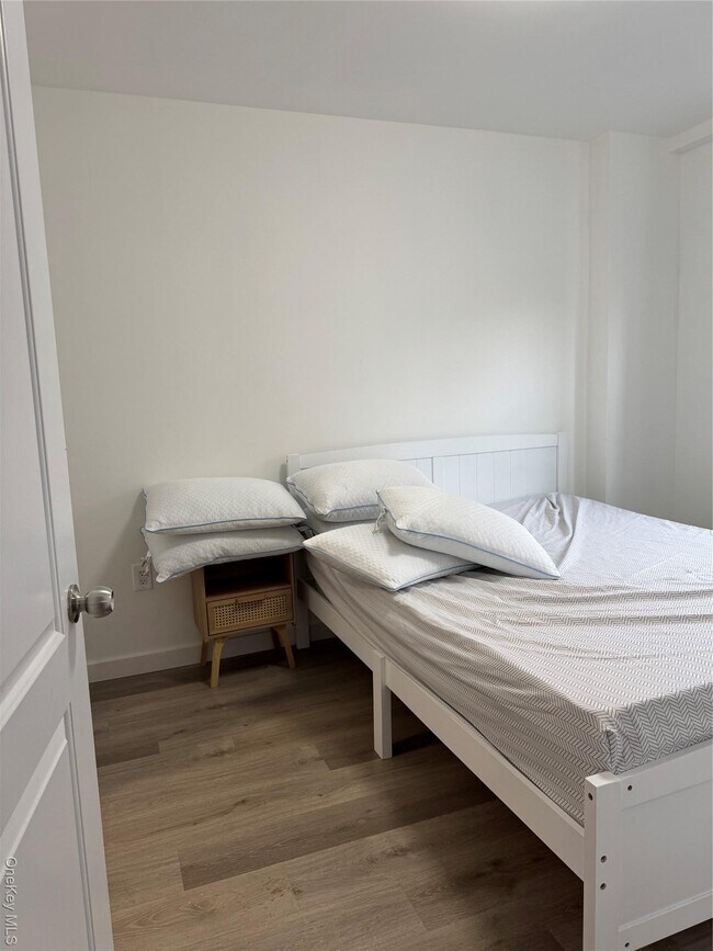 Photo - 43-18 Union St Unidad fl5