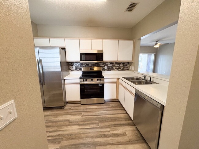 Photo - Spacious renovated 3-Bed, 2-Bath in VOB Riverview Unit 202