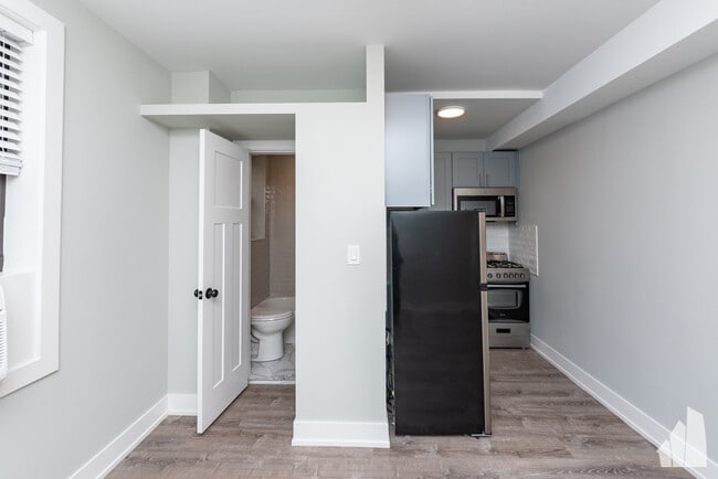 Photo - 501 W Belmont Ave