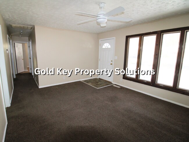 Photo - Spacious 3 BR 1 BA Ranch with Main-Level L...