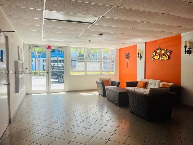 Photo - 524 Washington Ave Unit 304