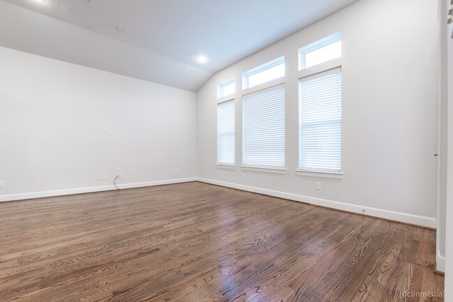 Photo - 621 Press St