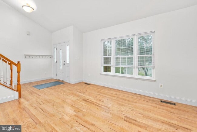 Photo - 53 Bloomington Ln