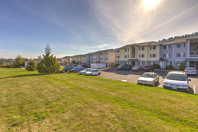 Charming Community - Elk Creek Apartments