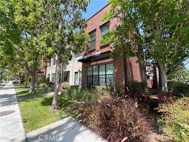 Photo - 501 W Maple Ave Condo