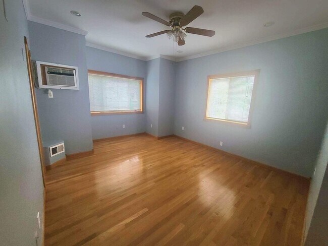 34 Florence St Unit 2