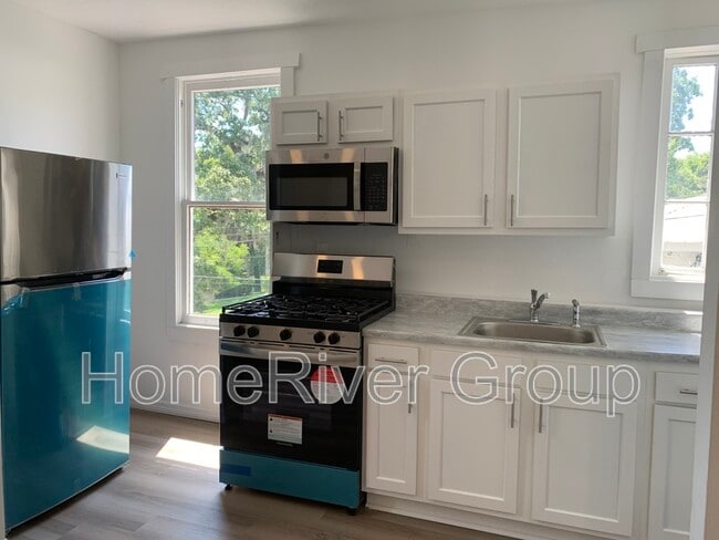 Building Photo - 1616 Willow Branch Ave Unit Apt 3