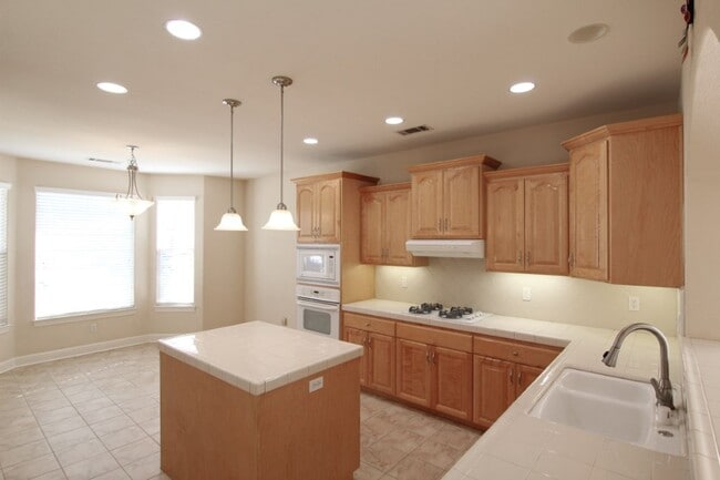 Photo - Spacious Home Near Mountain View School with a 3 Car Garage