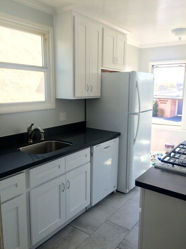 Building Photo - 129-131 South Blvd Unit 2 Rental