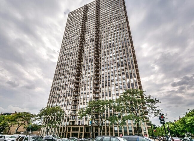 Building Photo - 1660 N La Salle Dr Unit 2705 Rental