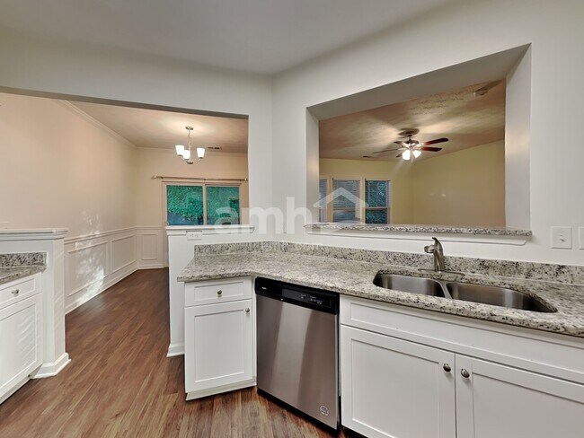 Photo - 4294 Windale Dr NW