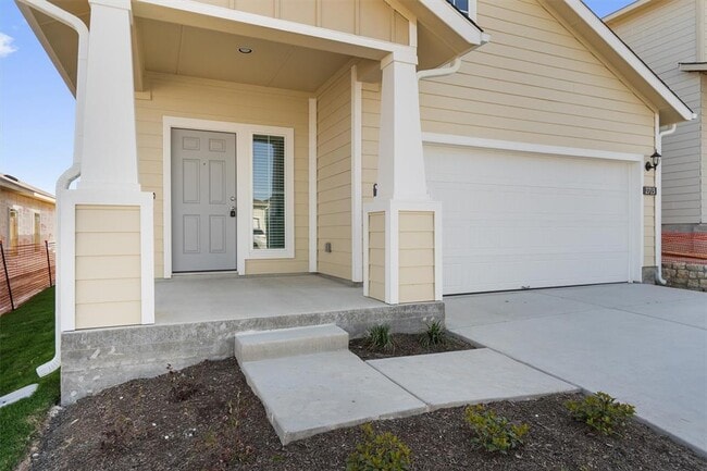 Photo - 2713 Derwent Dr