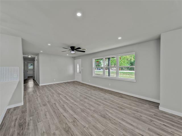 Photo - 309 E Obuch St