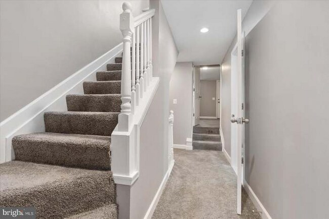 Photo - 1230 W Lombard St