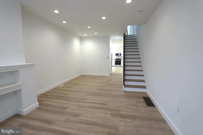 Photo - 2420 N Reese St