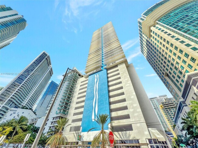 Building Photo - 1200 Brickell Bay Dr Unit 2024 Rental