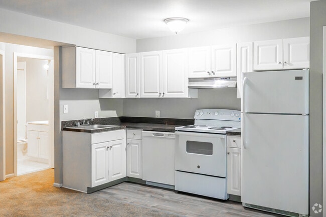 1BR, 1BA - 600SF - Kitchen