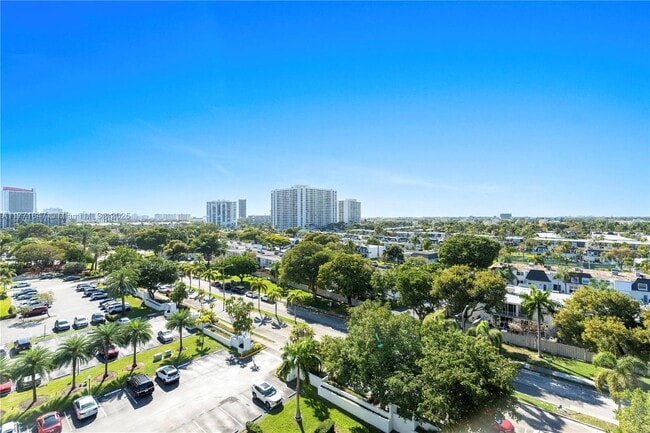 Photo - 800 Parkview Dr