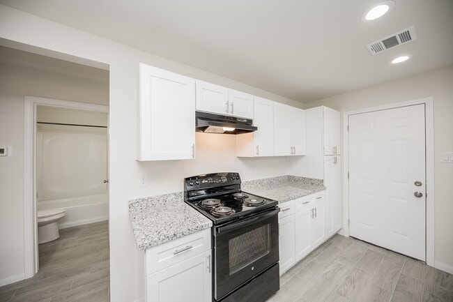 Photo - 5040 Mallow St