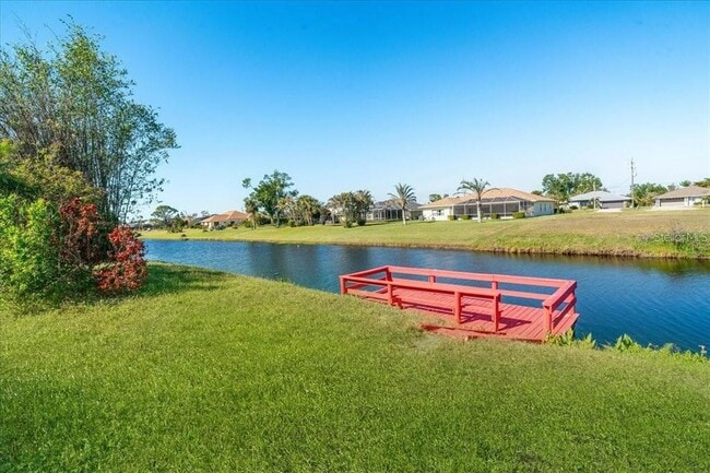 Photo - 527 Rotonda Cir