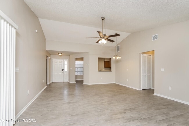 Photo - 865 Pine Wood Ave