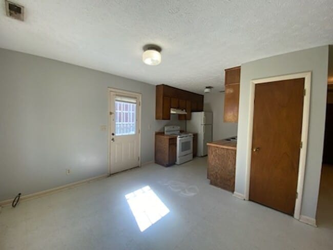 Photo - 1966 Glenwick Dr