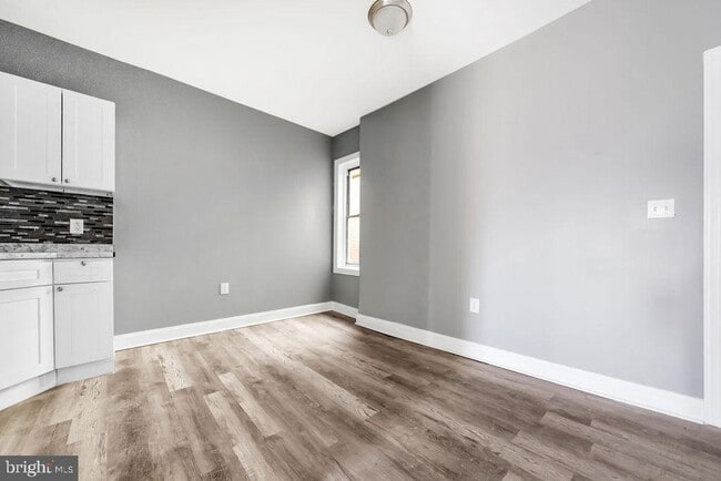 Photo - 606 S 52nd St