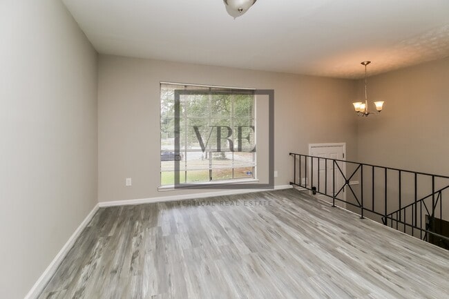 1490 Sunset Way