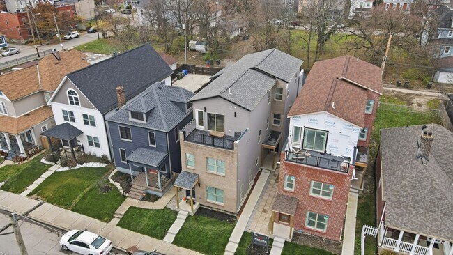 Photo - 408 St Clair Ave