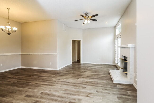 Photo - 13839 Poppleton Ct