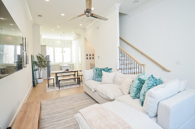 Photo - 6125 Cottage Grove Lake Dr