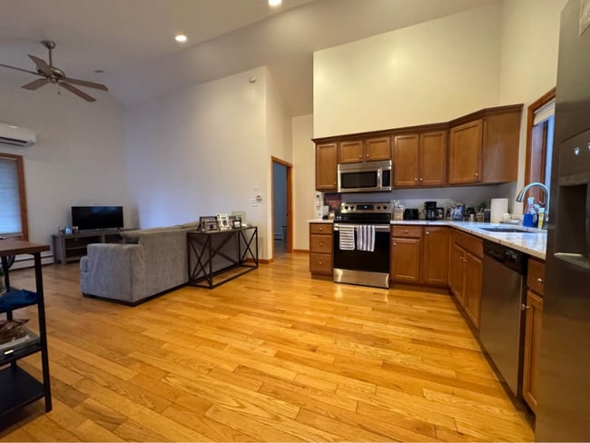 Photo - 18 Old Hollis Rd