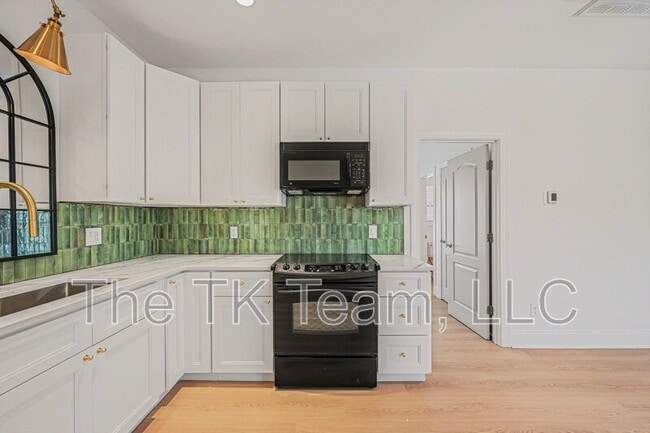 Photo - 140 Harper Lee St