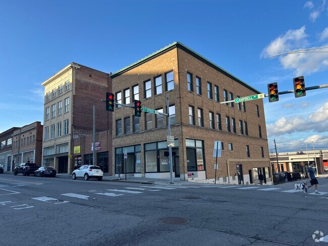 Building Photo - 301 Campbell Ave SW Unit P23 Rental