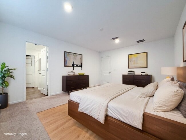 Photo - 1040 Greenshank Dr