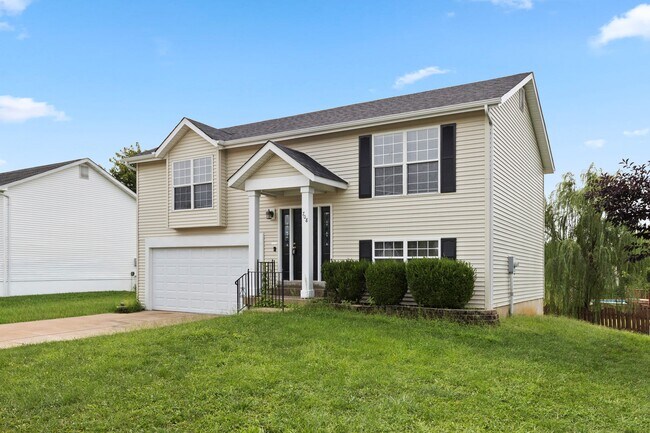 Photo - 708 Tobermory Ct