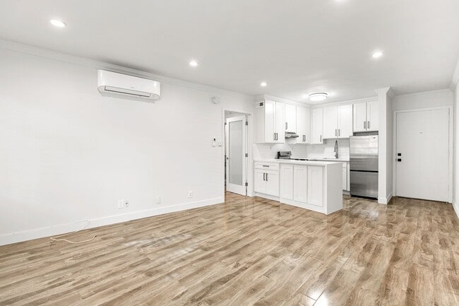 Building Photo - Hollywood Biltmore Rental