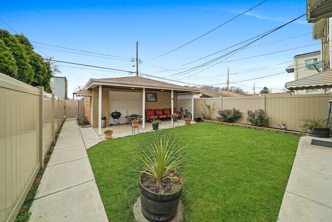 Photo - 6022 S Komensky Ave Unit Garden