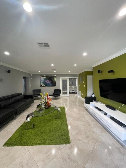 Photo - 584 Vossler Ave House