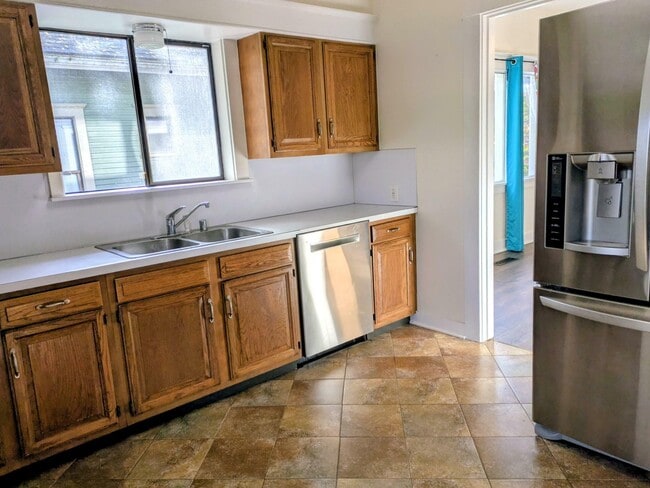 Photo - 3709 Hoyt Ave