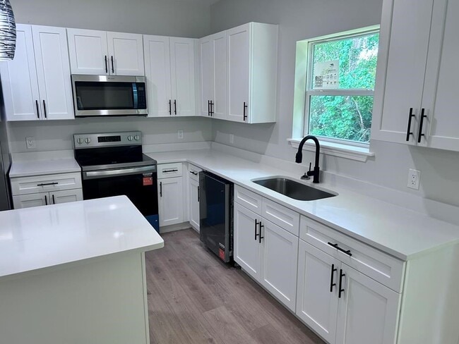 Photo - 169 Parker St