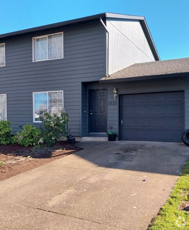 Building Photo - 1730-32 SW Fellows Unit 1732 Rental