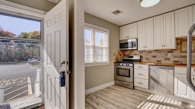 Photo - 60 County Rd