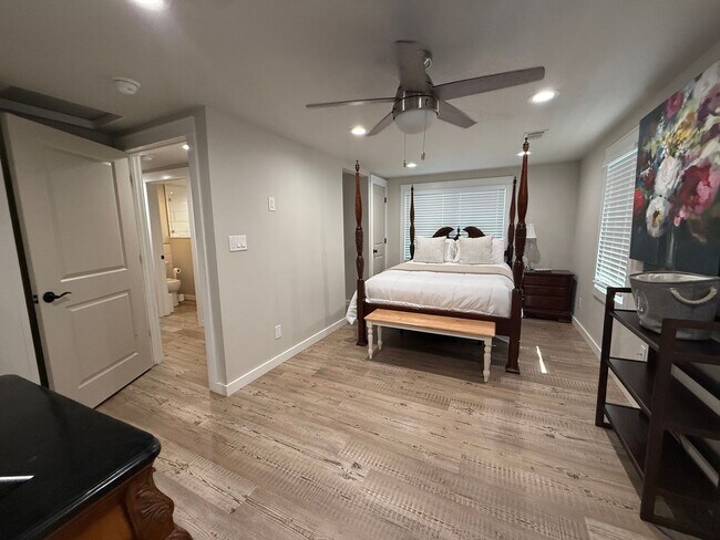 Photo - 18466 Short St