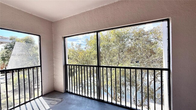 Photo - 2728 Anzio Ct Unidad 308