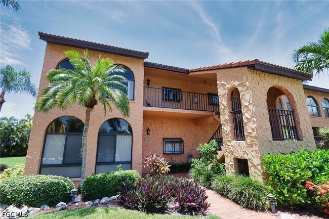 Building Photo - 5510 SW 4th Pl Unit 301