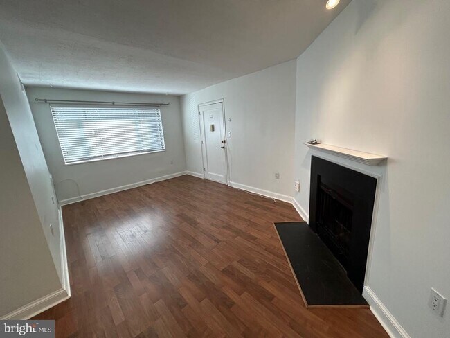 Photo - 3819 Davis Pl NW Unit 2