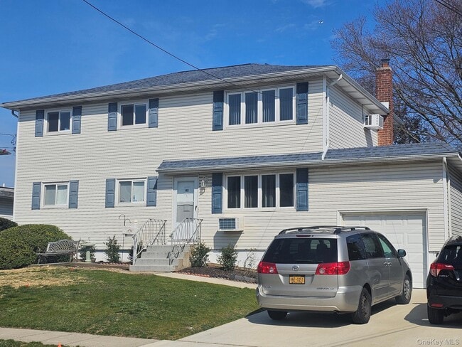 Building Photo - 43 Guilford Park Dr