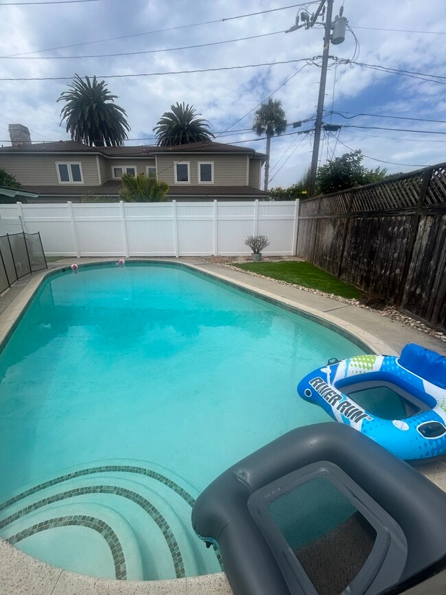 Photo - 299 Robinhood Ln