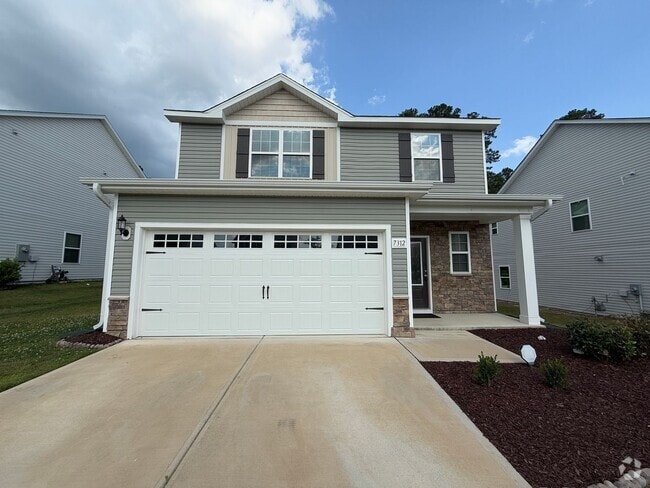 Building Photo - Modern 3BD, 2.5BA Raleigh Home in a Great ...
